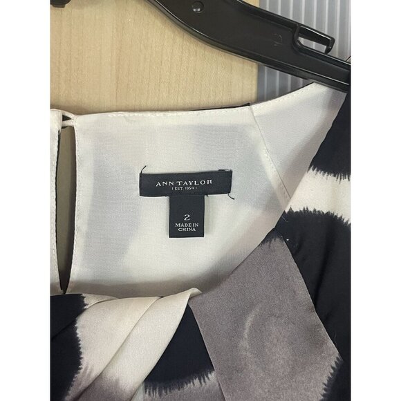 Ann Taylor Womens Silk Top Sz 2 Shirt Blouse Polka Dot Short Sleeve Party Career - Picture 2 of 6